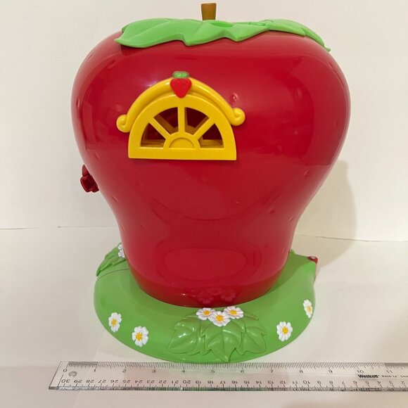 Strawberry Shortcake Berry Happy Home Playset with Doll & Accessories Vintage - Picture 9 of 15